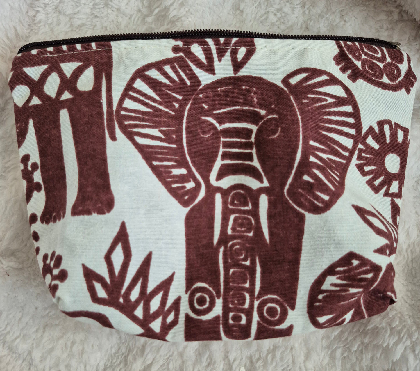 Elephant print purse.