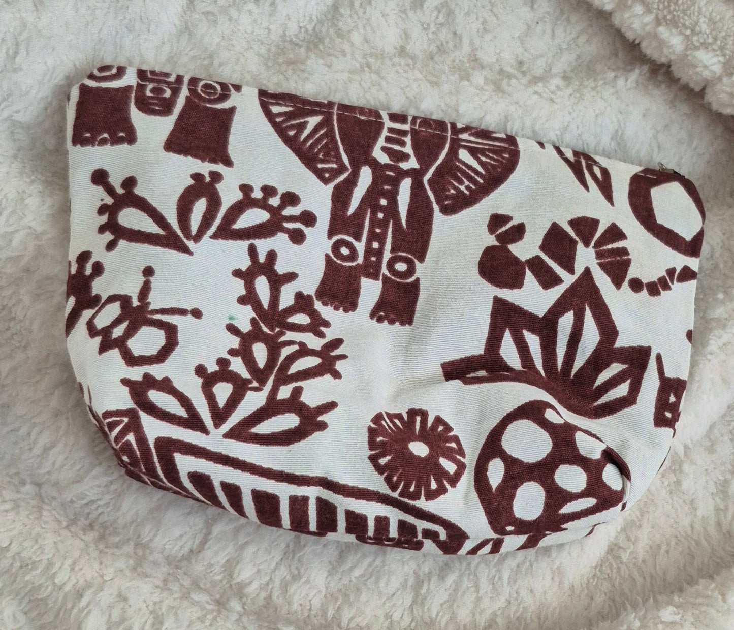 Elephant print purse.